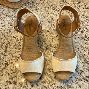 Women size7.5 Sandles